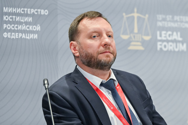 В рамках XIII Петербургского международного юридического форума состоялась панельная сессия «Эпоха маркетплейсов: право или технологии?» В рамках XIII Петербургского международного юридического форума состоялась панельная сессия «Эпоха маркетплейсов: право или технологии?»